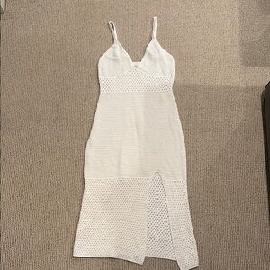 Elegant White Sleeveless Dress
